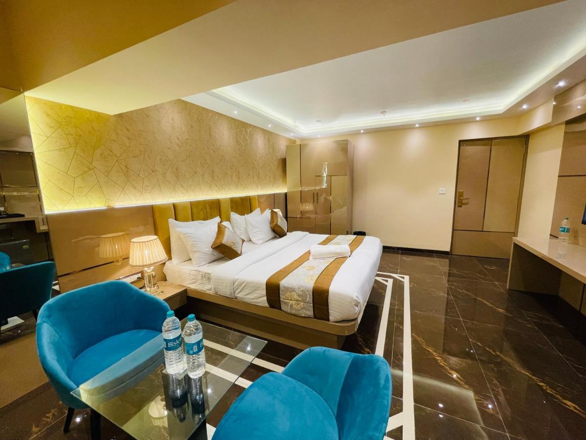Home2 Renaissance Club Bombaj Zewnętrze zdjęcie