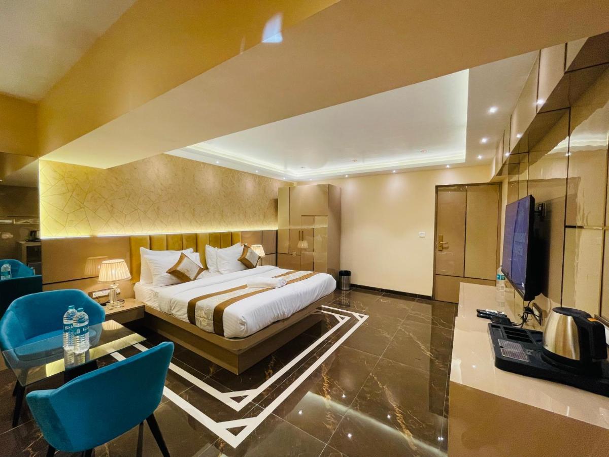 Home2 Renaissance Club Bombaj Zewnętrze zdjęcie