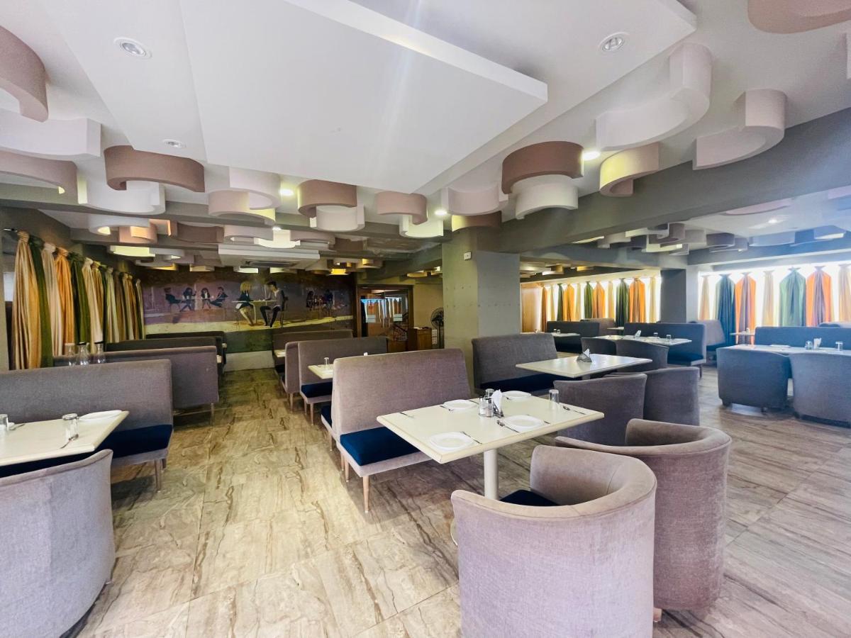 Home2 Renaissance Club Bombaj Zewnętrze zdjęcie