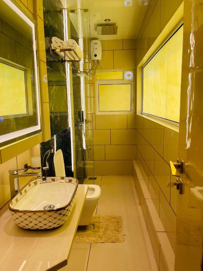 Home2 Renaissance Club Bombaj Zewnętrze zdjęcie